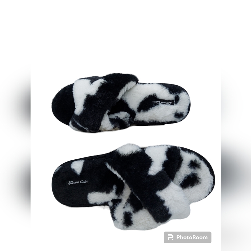 Moon Cake Indoor/Outdoor Cow Print Slippers Women's Size XL 11-12